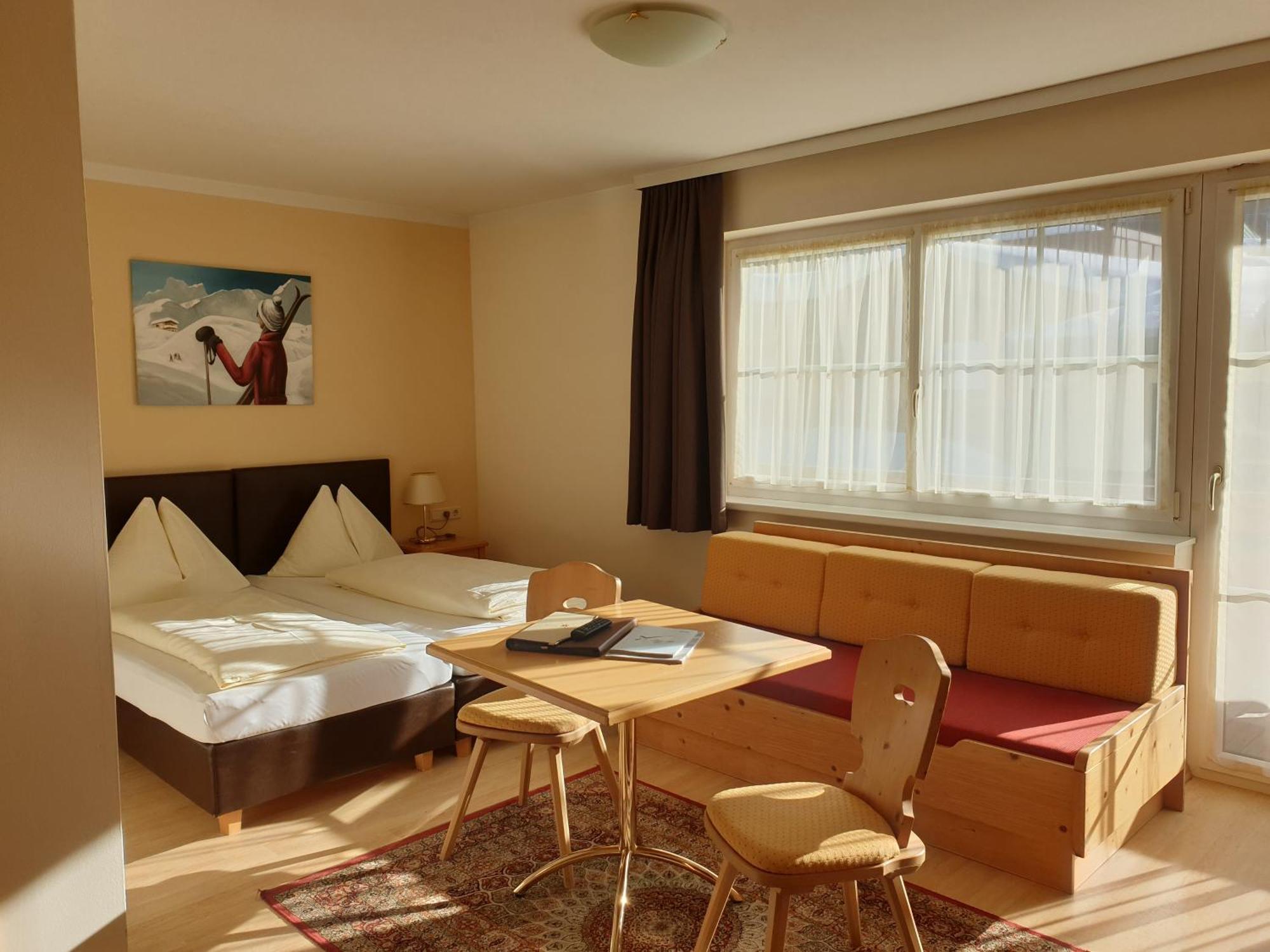 Hotel Garni - Restaurant Kaminstube Sankt Anton am Arlberg Kültér fotó