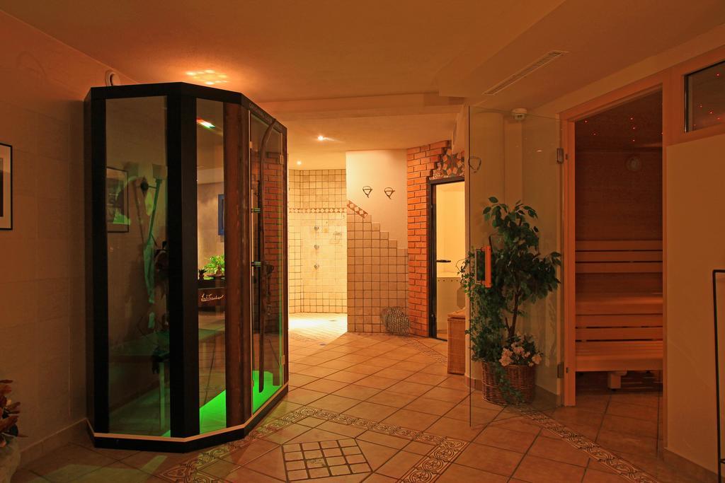 Hotel Garni - Restaurant Kaminstube Sankt Anton am Arlberg Kültér fotó