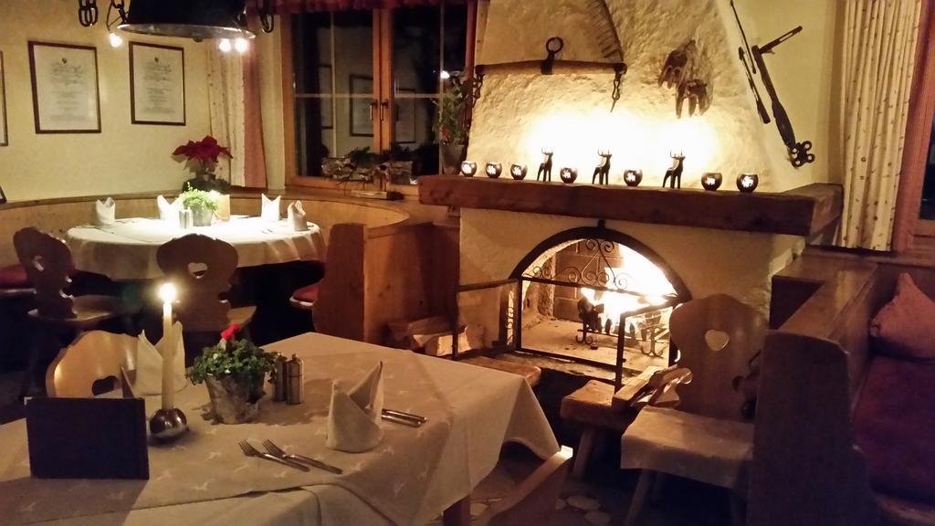 Hotel Garni - Restaurant Kaminstube Sankt Anton am Arlberg Kültér fotó