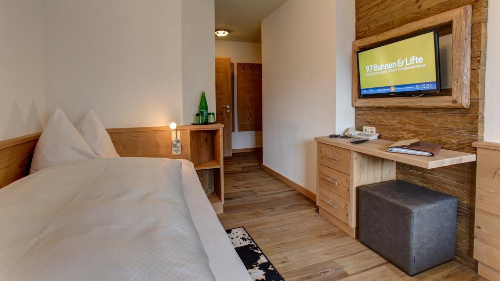 Hotel Garni - Restaurant Kaminstube Sankt Anton am Arlberg Kültér fotó